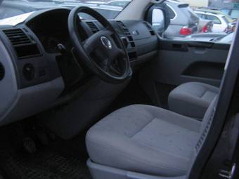 2004 Volkswagen Caravelle Pictures