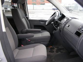 2010 Volkswagen Caravelle Photos