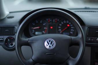 2002 Volkswagen Golf Pictures