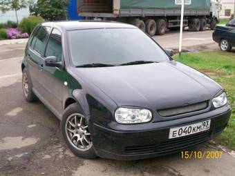 2002 Volkswagen Golf Photos