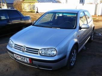 2003 Volkswagen Golf Photos