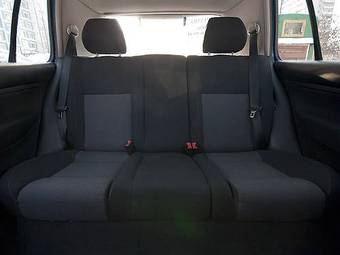 2003 Volkswagen Golf Photos