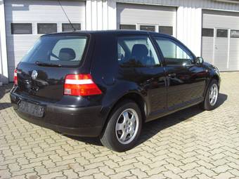 2003 Volkswagen Golf Photos