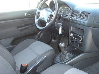 2003 Volkswagen Golf Pictures