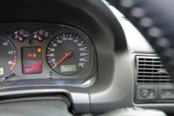 2003 Volkswagen Golf Photos