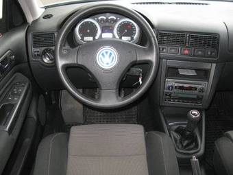 2003 Volkswagen Golf Photos