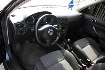 2003 Volkswagen Golf Photos