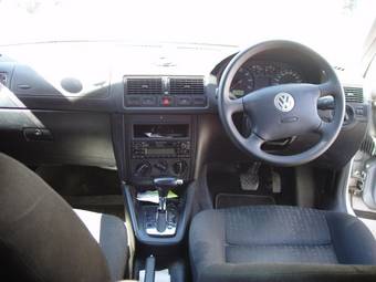 2003 Volkswagen Golf Photos