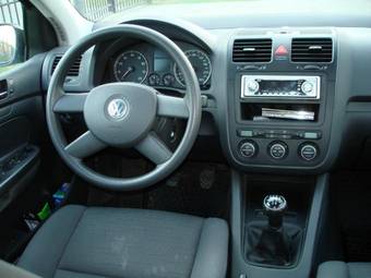 2004 Volkswagen Golf Pictures