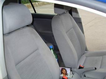 2004 Volkswagen Golf Photos