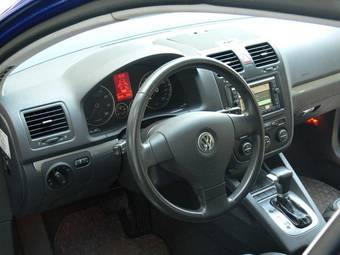 2004 Volkswagen Golf Pictures