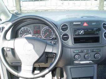 2008 Volkswagen Golf Photos