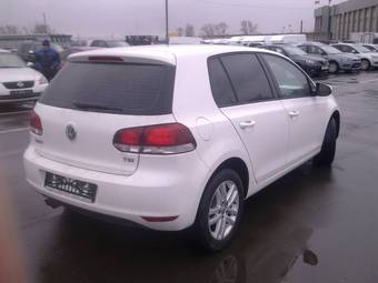 2010 Volkswagen Golf Photos