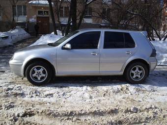 2003 GOLF 4