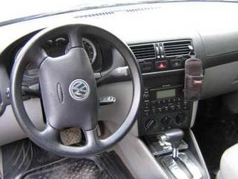 2004 Volkswagen Jetta Photos