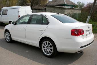 2005 Volkswagen Jetta Photos