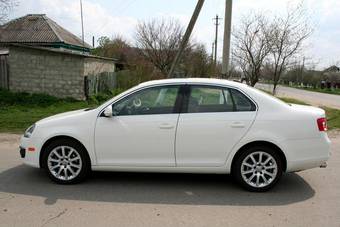 2005 Volkswagen Jetta Pictures