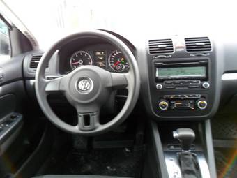 2010 Volkswagen Jetta Pictures