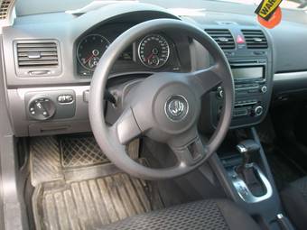 2010 Volkswagen Jetta Pics