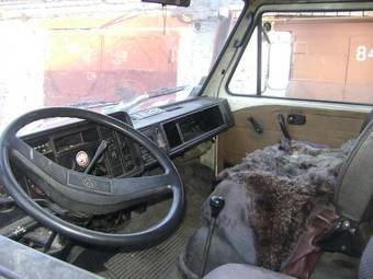 1989 Volkswagen LT Photos