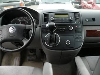 2004 Volkswagen Multiven Photos