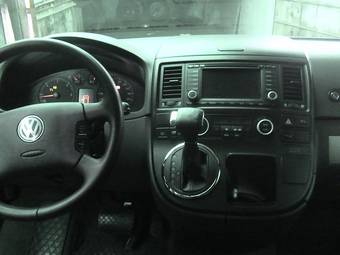 2005 Volkswagen Multiven Photos