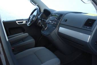 2010 Volkswagen Multiven Photos