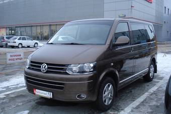 2010 Volkswagen Multiven Photos