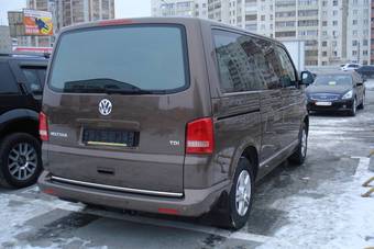 2010 Volkswagen Multiven Photos