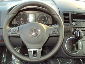 2011 Volkswagen Multiven Pictures