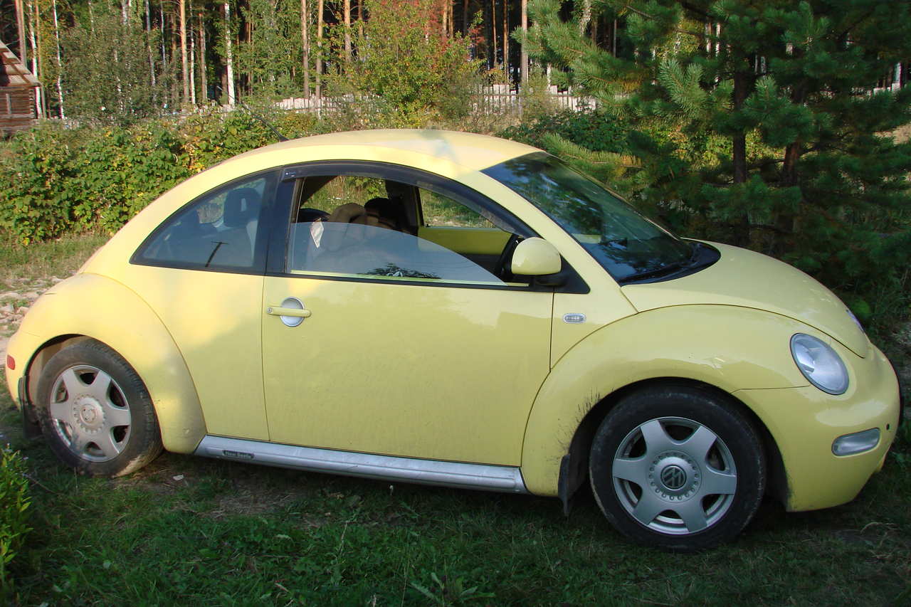 2000 Volkswagen New Beetle