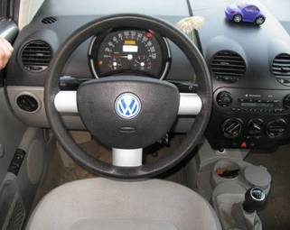 2001 Volkswagen New Beetle Photos