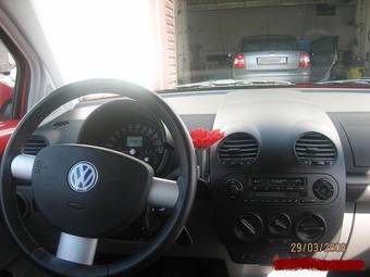 2002 Volkswagen New Beetle Photos