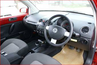 2005 Volkswagen New Beetle Photos