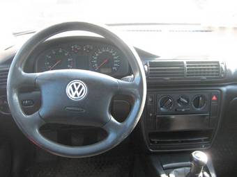 1997 Volkswagen Passat Photos