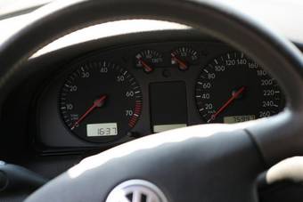 1999 Volkswagen Passat Wallpapers