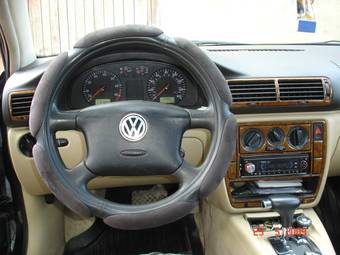 1999 Volkswagen Passat Photos