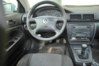 1999 Volkswagen Passat Photos