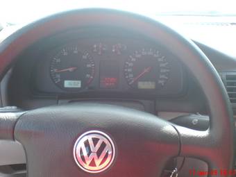 2000 Volkswagen Passat Images