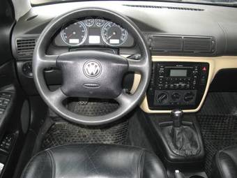 2002 Volkswagen Passat Images