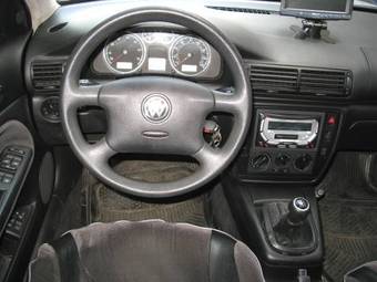 2002 Volkswagen Passat Photos