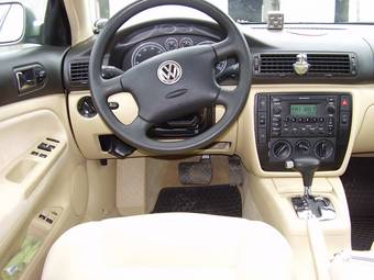 2002 Volkswagen Passat Photos