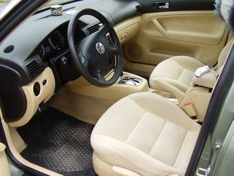 2002 Volkswagen Passat Pictures