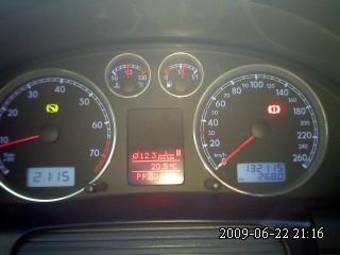 2002 Volkswagen Passat Pictures