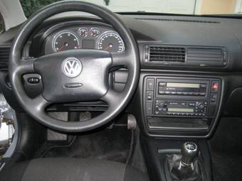 2003 Volkswagen Passat Pictures