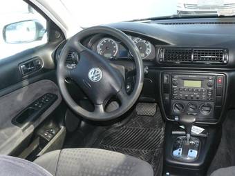 2003 Volkswagen Passat Photos