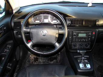 2003 Volkswagen Passat Images