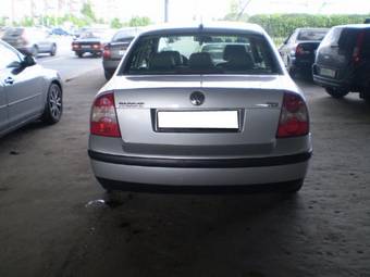 2003 Volkswagen Passat Images
