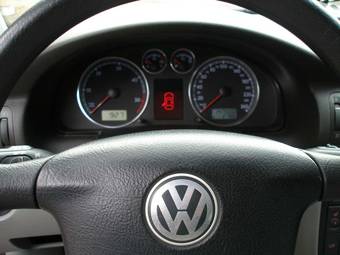 2003 Volkswagen Passat Images