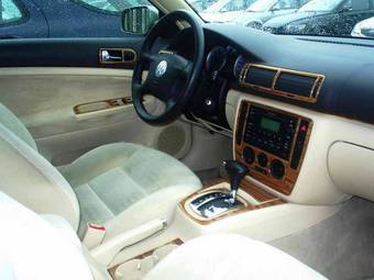 2003 Volkswagen Passat Photos